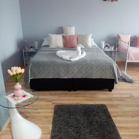 Sára Apartman Nyíregyháza Kültér fotó